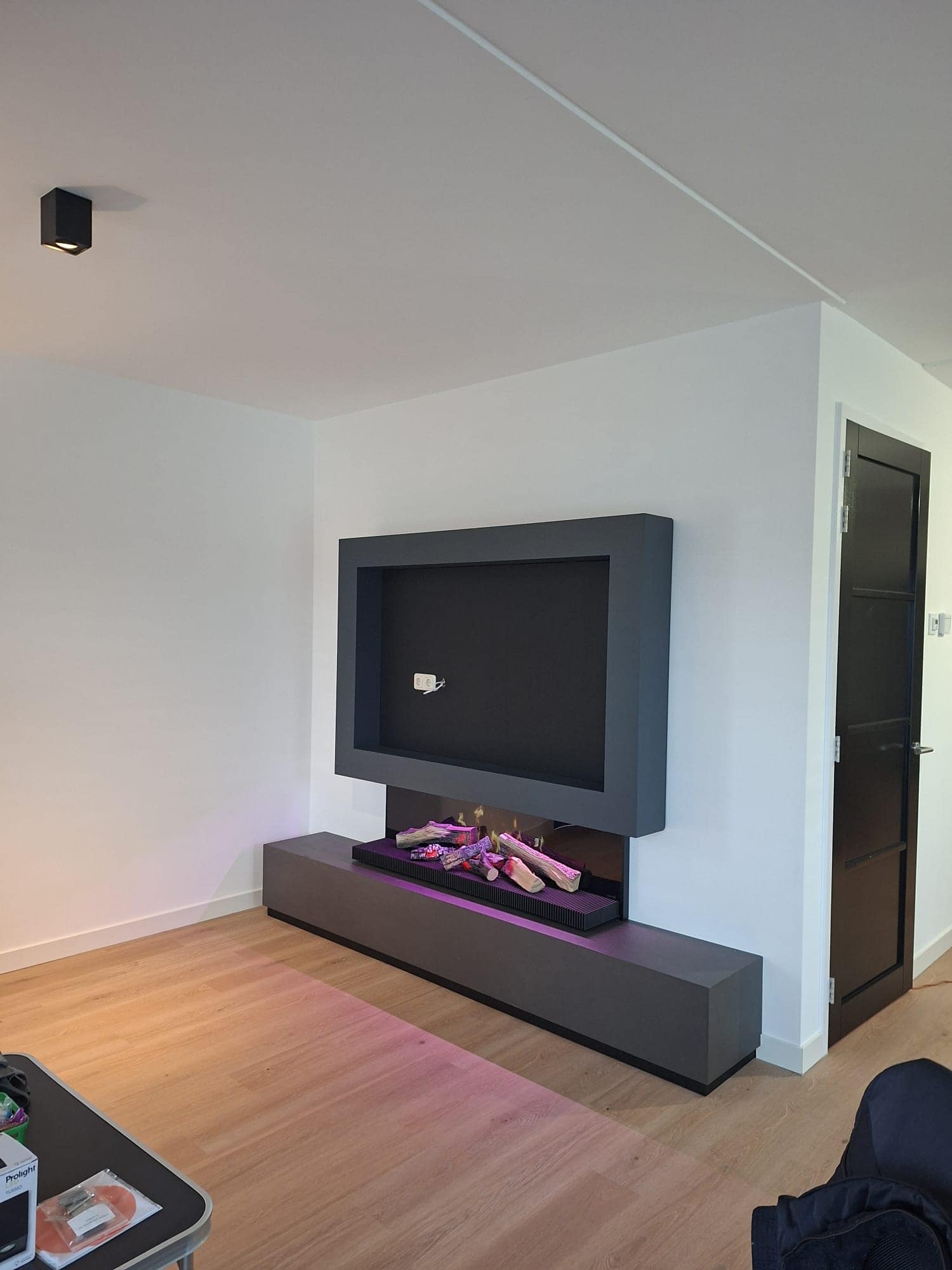 Fam. Jongman De Lutte (kalfire E 65 Met Media Wall)
